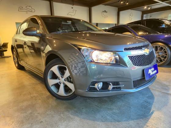 CHEVROLET CRUZE 1.8 LT 16V FLEX 4P AUTOMÁTICO CHEVROLET CRUZE 1.8 LT 16V FLEX 4P AUTOMÁTICO